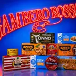 Campioni di tonno in scatola del supermercato durante il blind test del Gambero Rosso