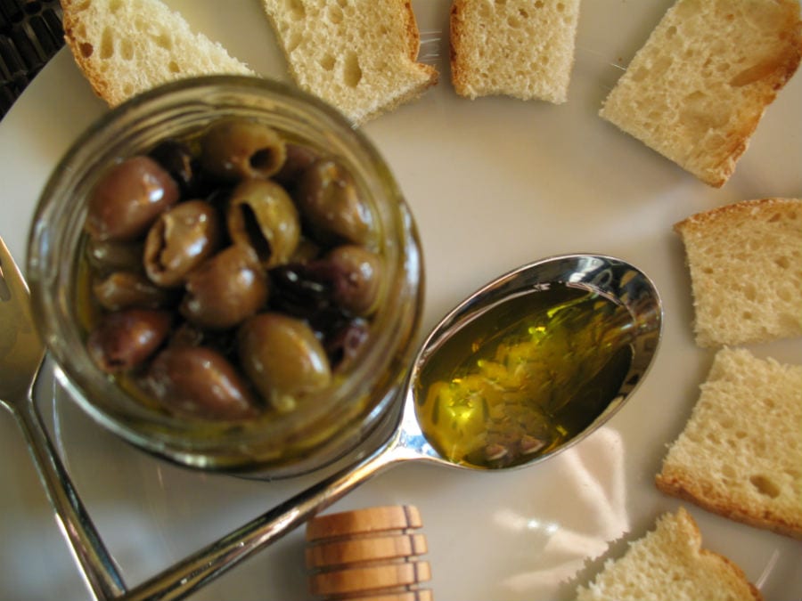 olive taggiasche e olio