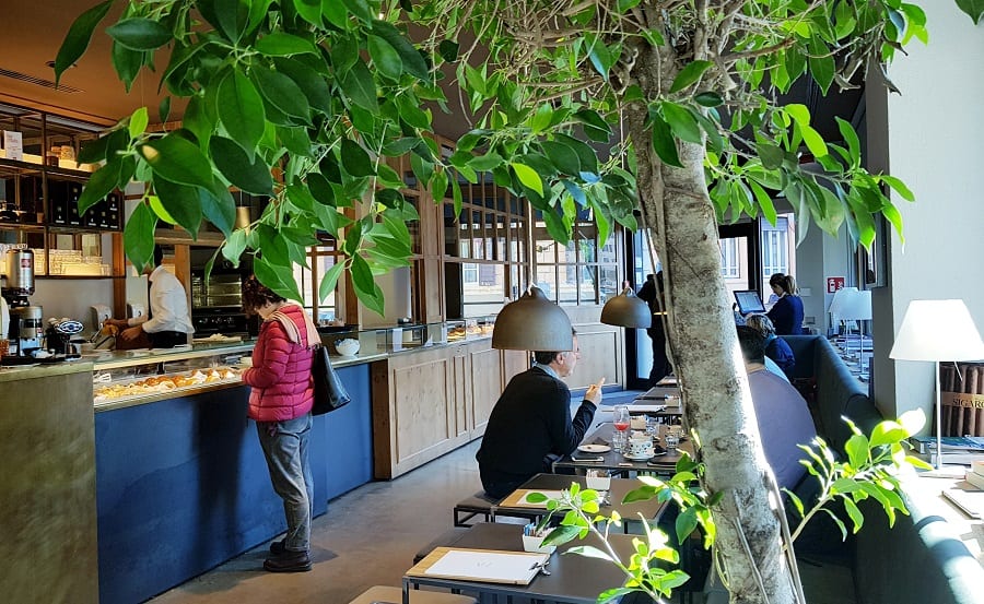 La sala di Spazio Pane e Caffè a Roma