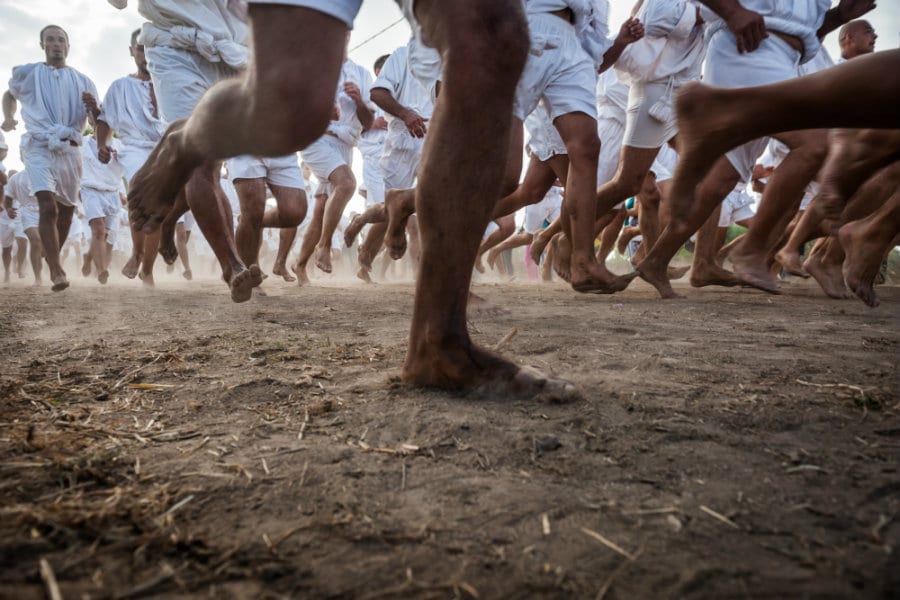 Corsa degli Scalzi durante la Festa San Salvatore di Sinis a Cabras. Foto di Alessandro Cani