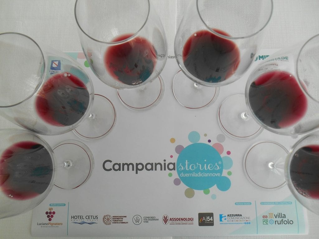 Campania stories, La degustazione dei rossi con i bicchieri