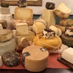 Un tavolo di formaggi rari d'Italia