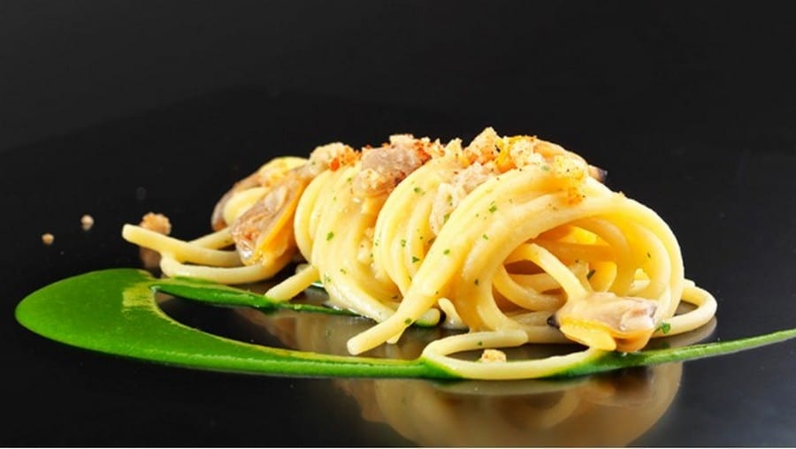 Spaghetti, anguilla affumicata e finocchietto - Glam