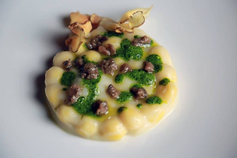 gnocchi di patate, crème brûlée al tartufo nero e foie gras. Guido da Castiglione