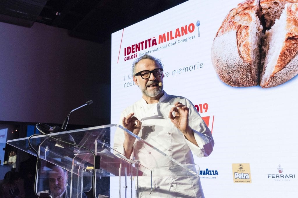 Massimo Bottura sul palco di Identità golose 2019 foto bramilla Serrani
