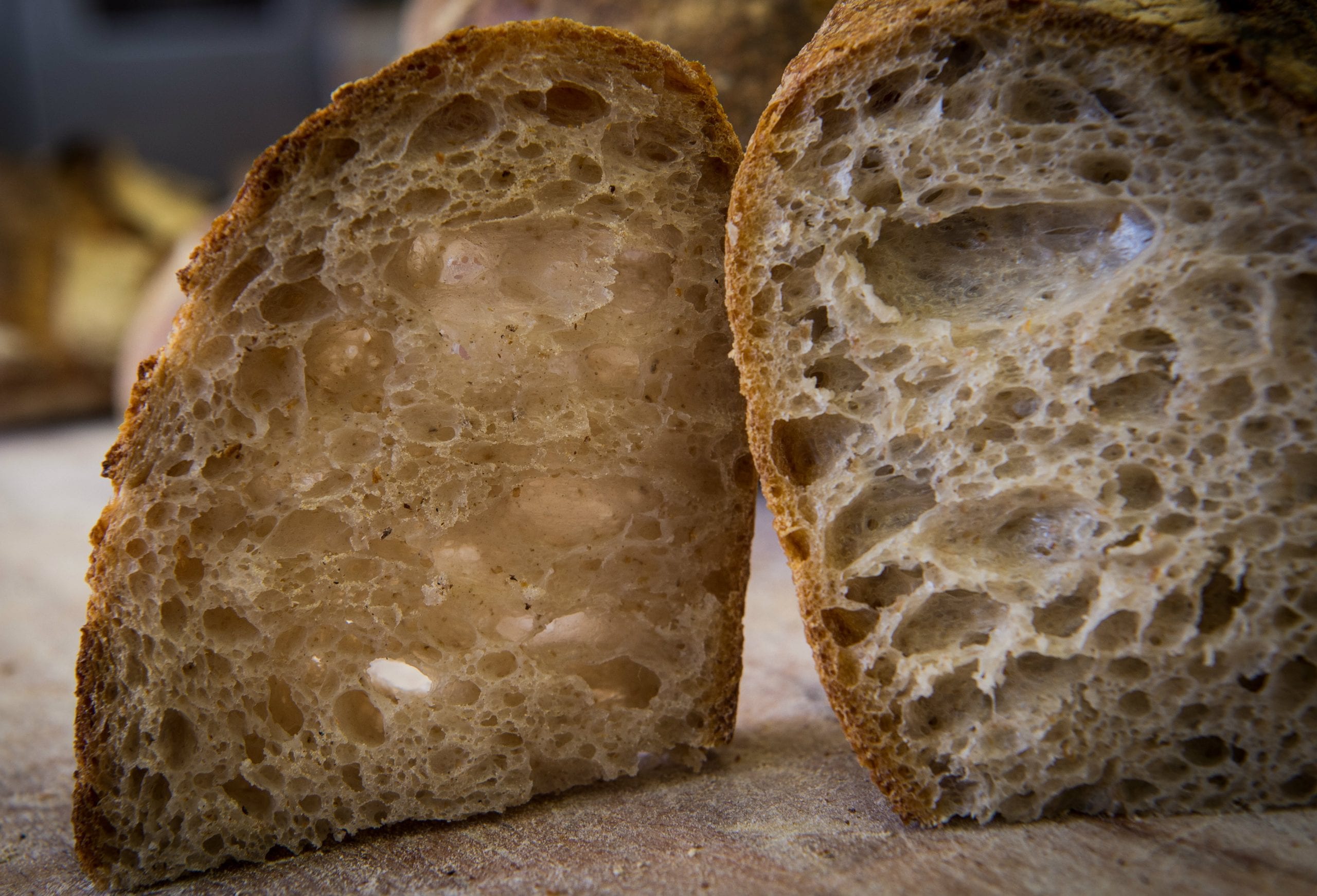 Le alveolature del pane di Bonci. Foto di Francesco Vignali
