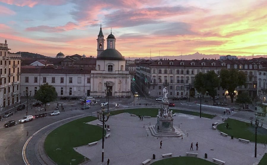 Piazza Carlina a Torino al tramonto