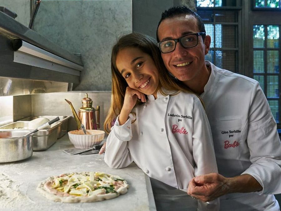 Ludovica e Gino Sorbillo con la pizza